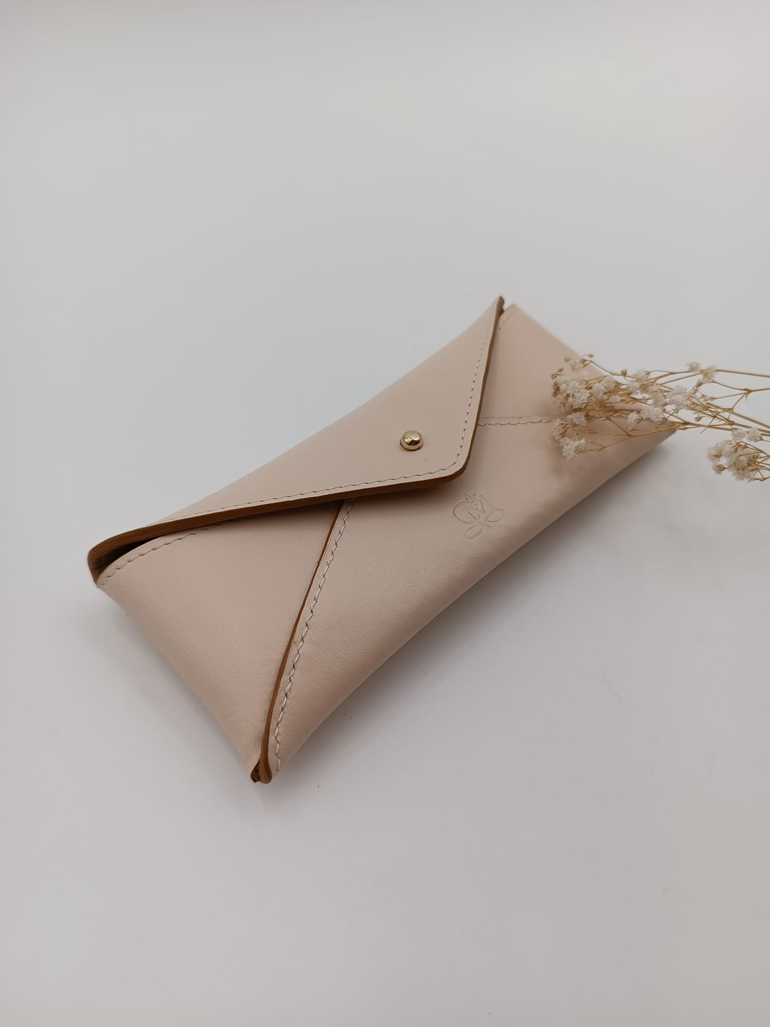 9FF4D193-F437-407A-B1EC-ABF4F5F7E1DB