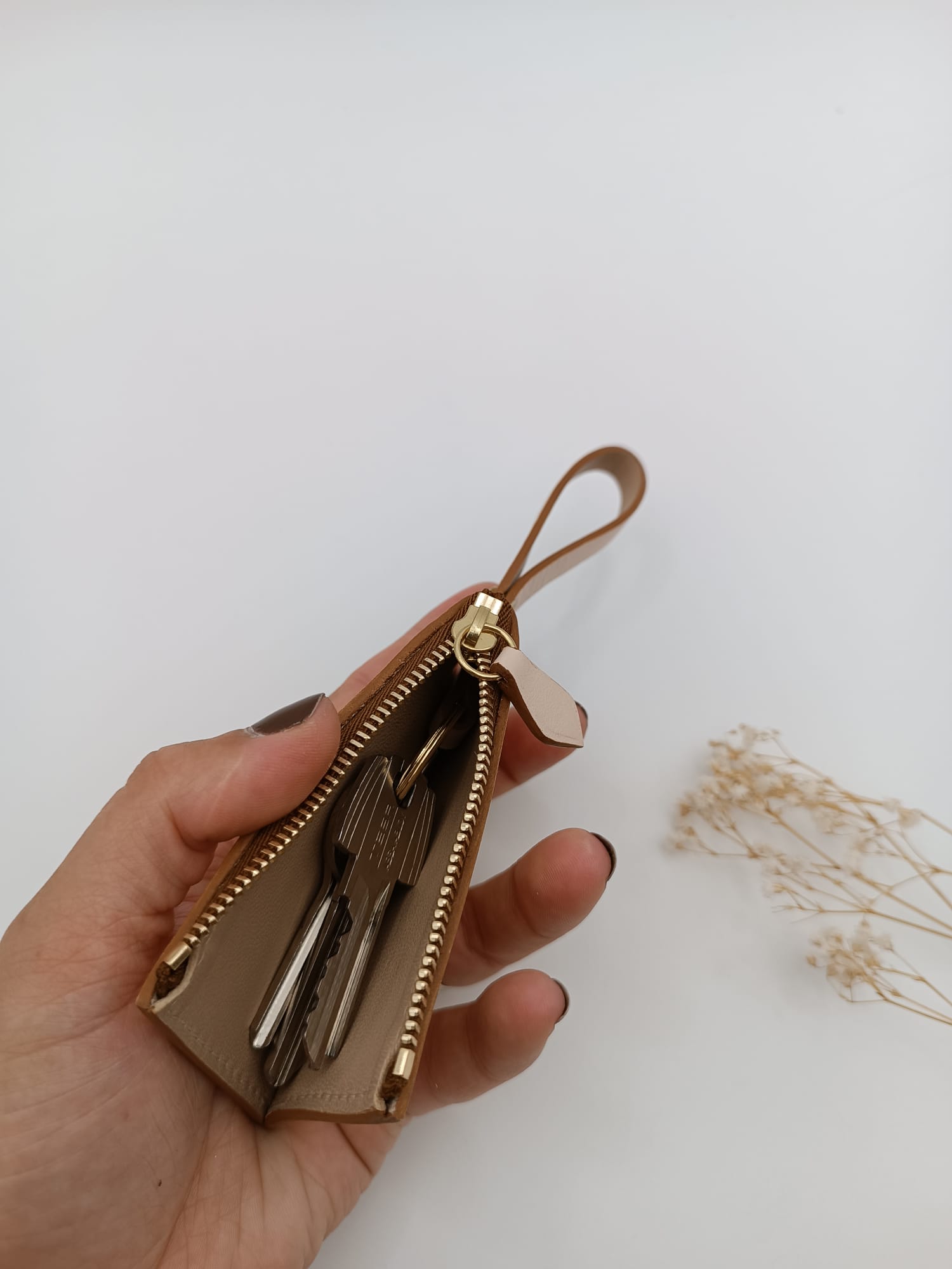 CE3A6204-FB31-468C-975F-608ED4499B1A