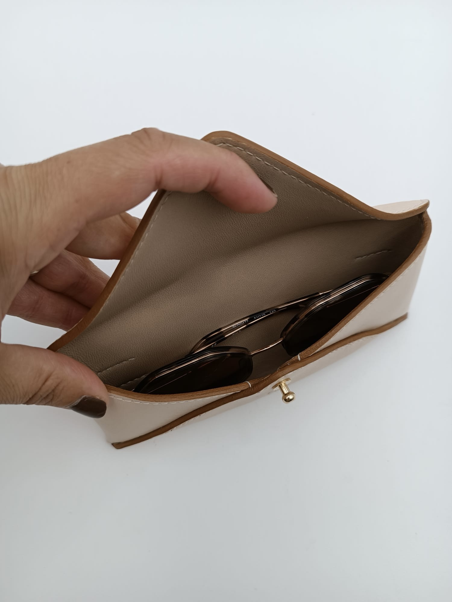 E762A00A-A5DD-4087-832F-6480899736F2_1_201_a